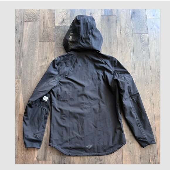 Logitech G Hero Softshell Jacket Men's Size L Black Outdoor Activewear NWT - Picture 7 of 12
